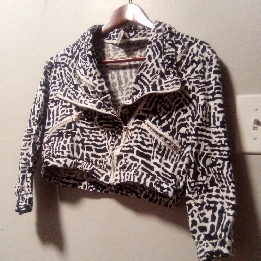 RUBY Cho Collared black and white print jacket. Size medium.